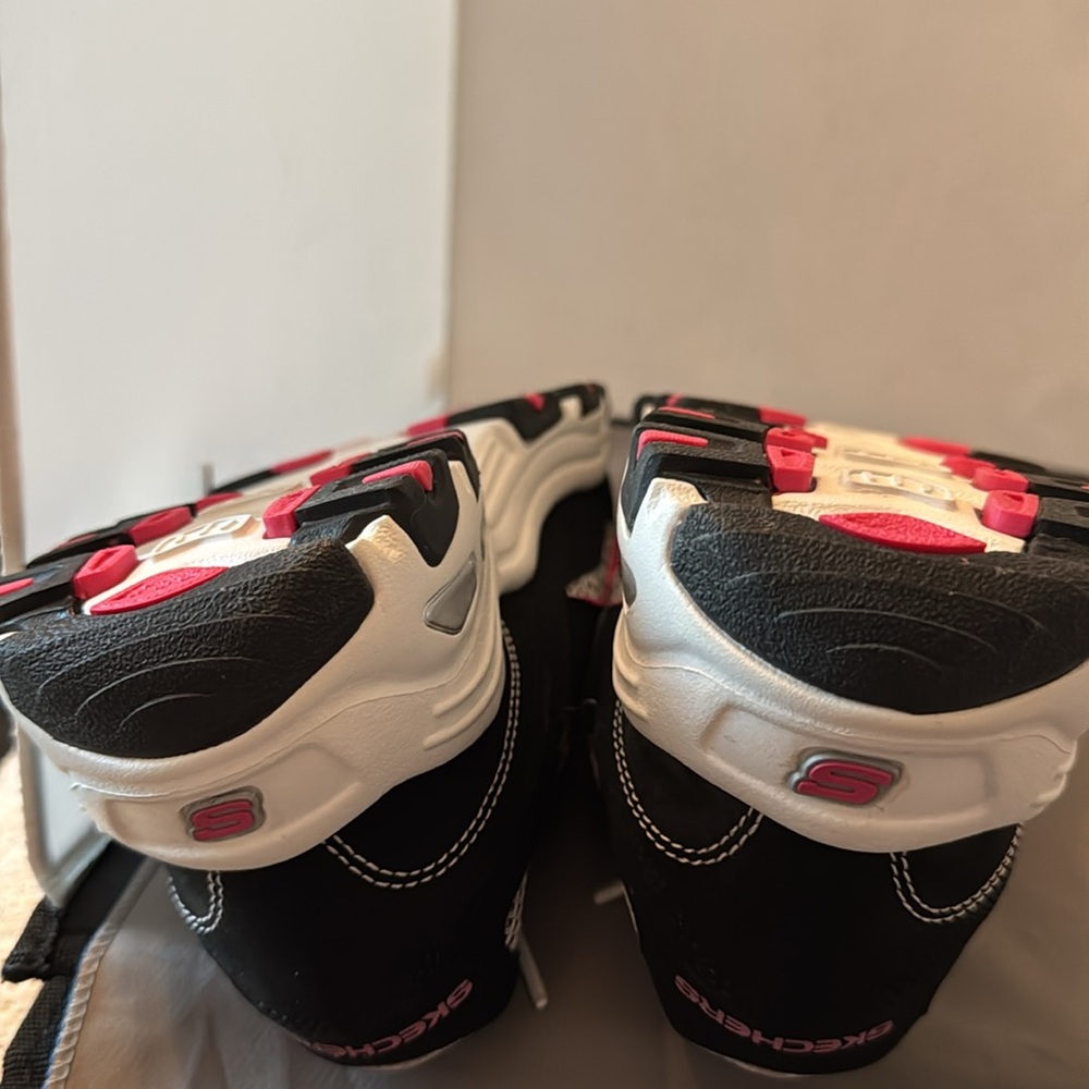 Skechers D Lites Black and Pink Sneakers with White‎ Trim size 7 - Picture 7 of 9